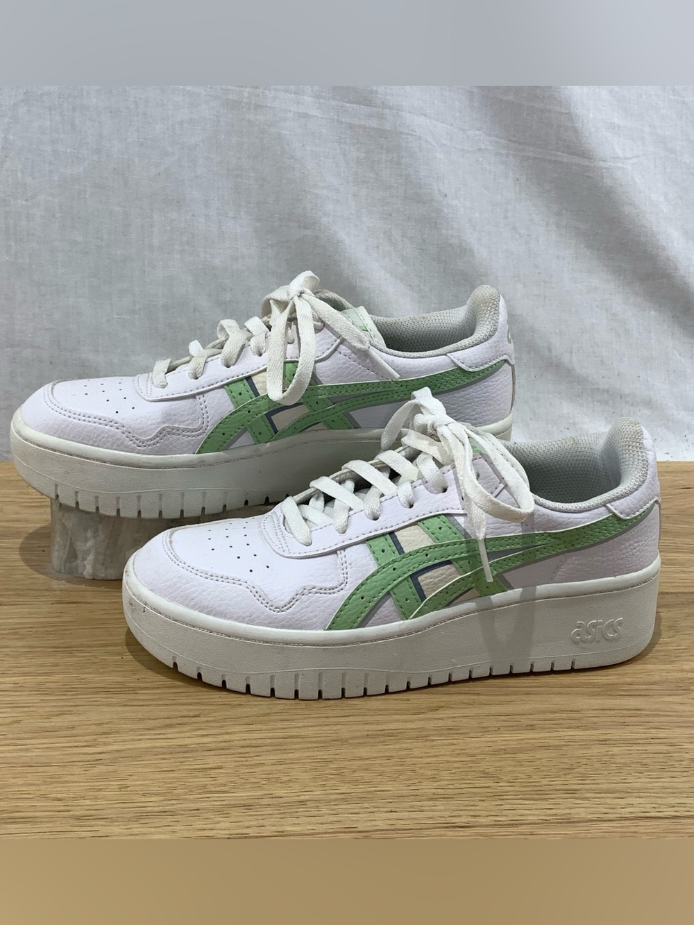 ASICS Womens Japan S PF White Lichen Rock Green Platform Shoes Sz 6.5 1202A024